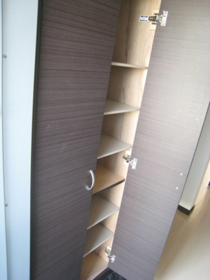 【玄関】 | ル　リヤン | たっぷりめのシューズボックス。