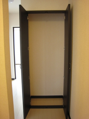 【収納】 | ル　リヤン | 玄関はいって正面の収納です。