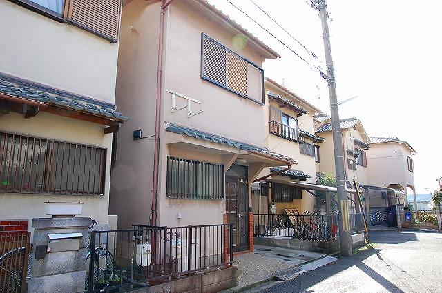神殿町戸建（579-26）の外観