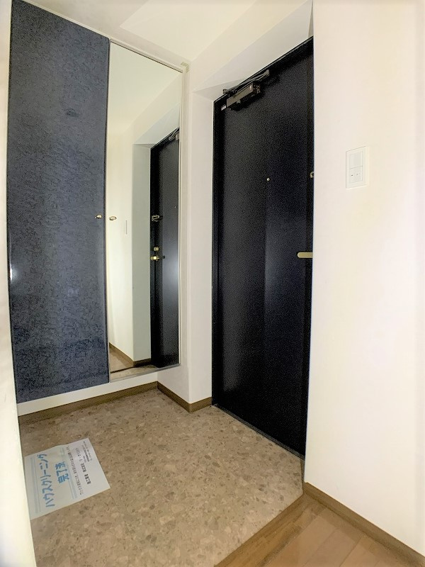 プルーリオン本町の玄関