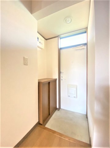 パレス厨川の玄関