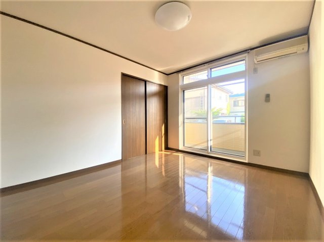 パレス厨川の居間・リビング