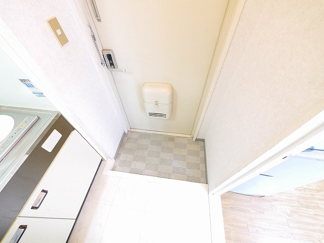 ディアコート奈良（南半田西町）の玄関