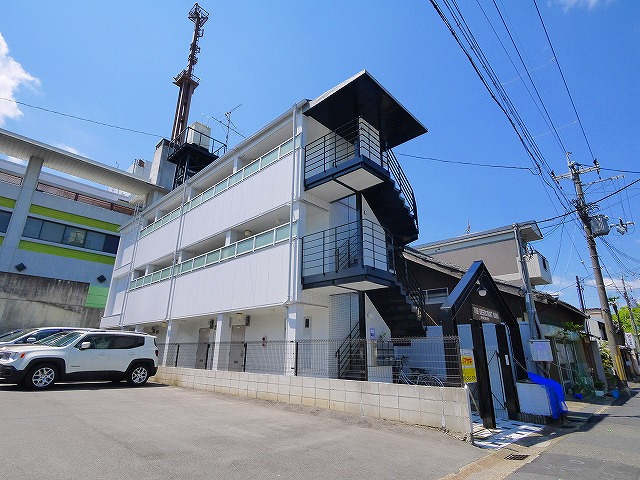 ディアコート奈良（南半田西町）の外観