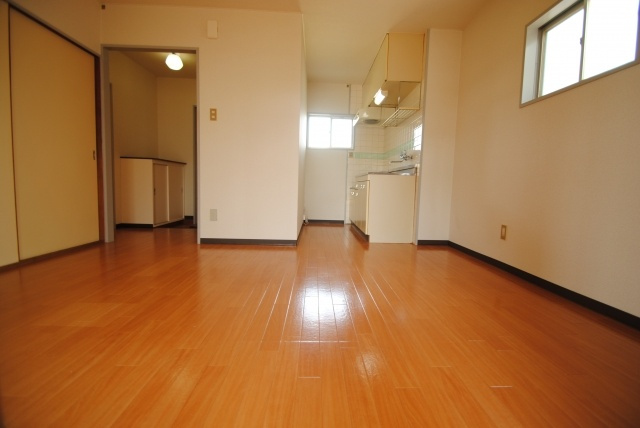 久留米市津福今町のアパートの居間・リビング