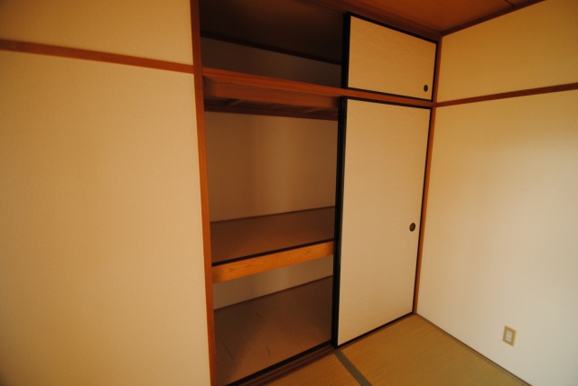 久留米市津福今町のアパートの収納