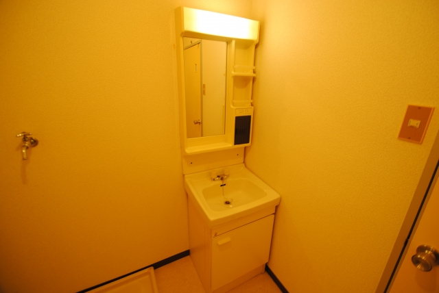 久留米市津福今町のアパートの独立洗面台