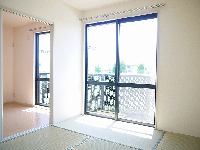 ファミール光の和室