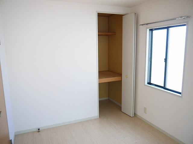 ファミール光の収納