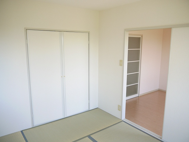 ファミール光の和室