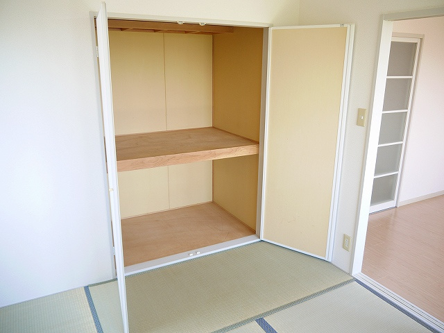 ファミール光の和室