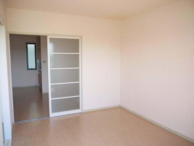 ファミール光の洋室