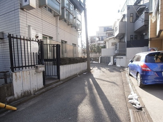 【前面道路含む現地写真】 | 渋谷区笹塚2丁目売地5180万円前面道路1