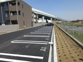 【駐車場】