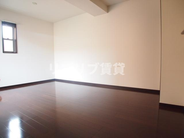 ブライトヒルズ新宿の居間・リビング