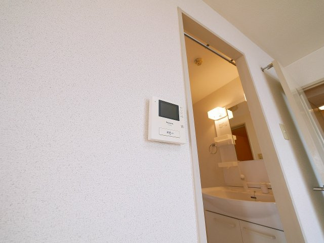 リバー佐保のセキュリティ|モニター付きインターホンです