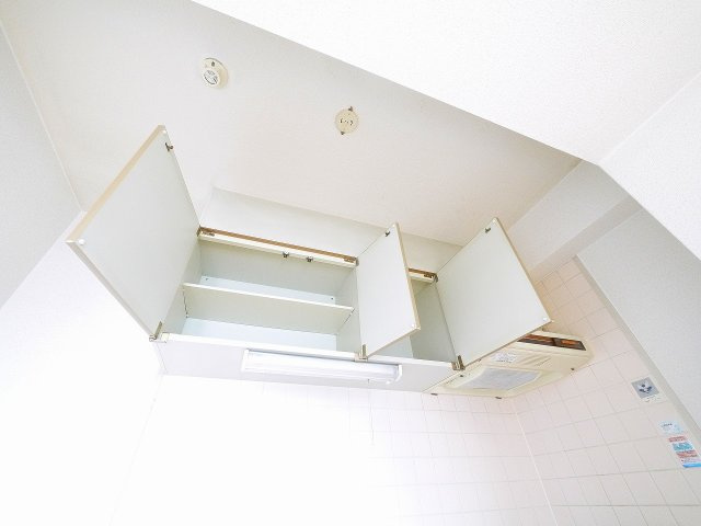 リバー佐保のキッチン|コンパクトなキッチンで掃除もラクラク