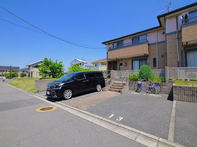 ベルデュール　クニミ　Cの駐車場