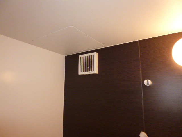 Ｂｏｎｈｏｕｒ　Ｈの浴室|浴室換気扇