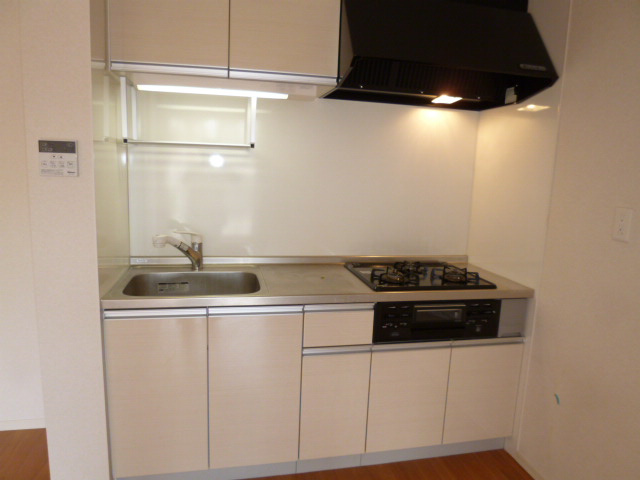 Ｂｏｎｈｏｕｒ　Ｈのキッチン|3口ガスコンロ付きシステムキッチン