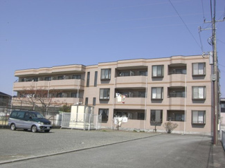 【外観】 | 閑静な住宅街にある、重厚感のあるマンションです！
