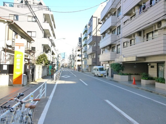 【前面道路含む現地写真】 | 渋谷区本町5丁目新築一戸建て5980万円前面道路1