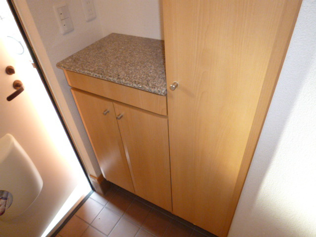 トリアノンの玄関|シューズボックス