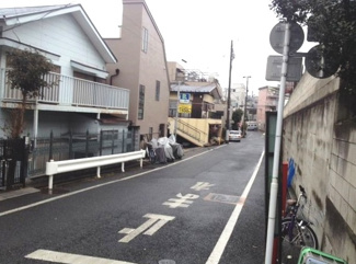 【前面道路含む現地写真】 | 大田区上池台5丁目売地3150万円前面道路1