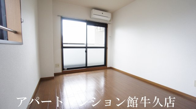 ヴィザージュの洋室