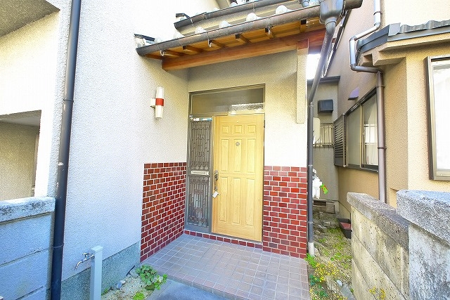 神殿町貸家（１７１）のエントランス