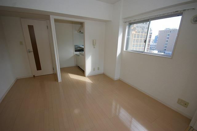 グルービー渡辺通の居間・リビング|グルービー渡辺通（1LDK）　リビング