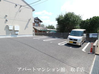 【駐車場】