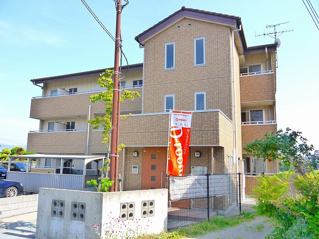 セピアコート（三条大路）