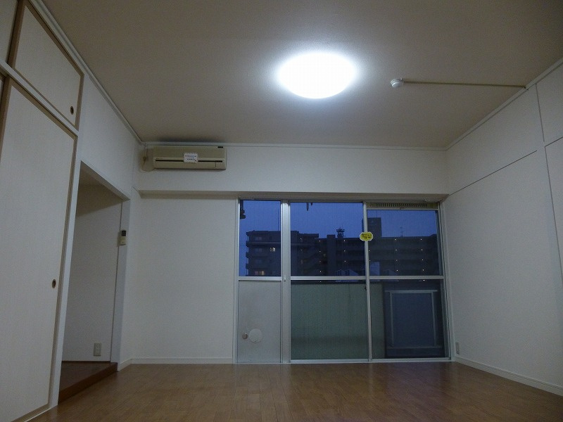 マンションブエナティエラの洋室