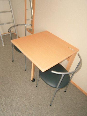 【その他共用部分】 | ロワジール | 折り畳み式テーブル・イス付き