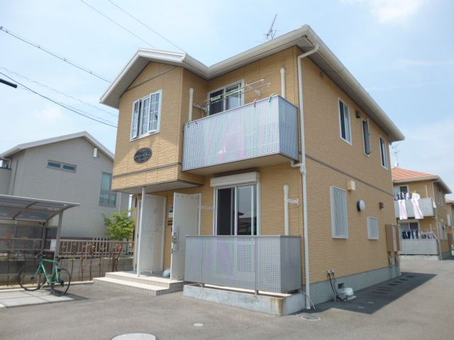 倉敷市上東のアパートの外観