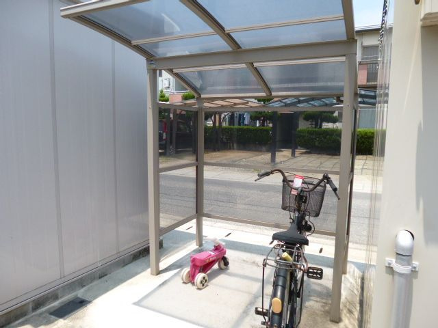 倉敷市上東のアパートのその他共用部分|自転車置き場