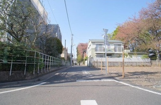 【前面道路含む現地写真】 | 世田谷区祖師谷5丁目売地7890万円前面道路1