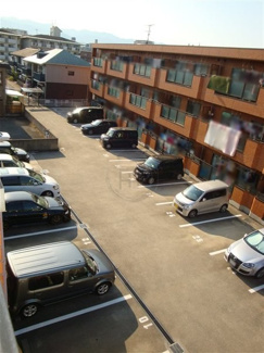 【駐車場】