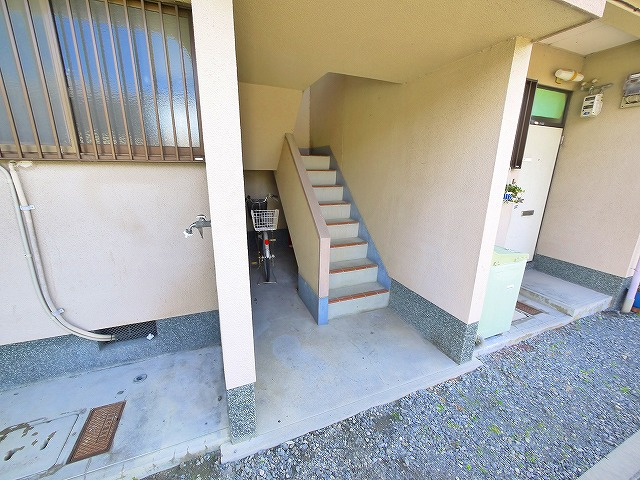 吐師ハイツのエントランス