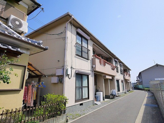 吐師ハイツの外観