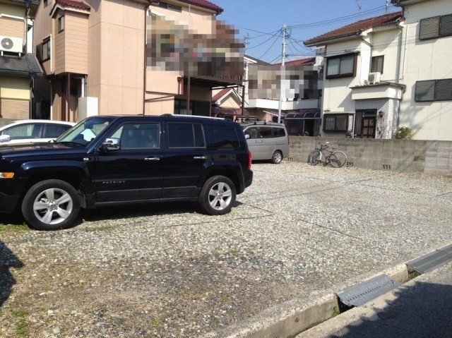 尼崎市久々知１丁目の駐車場の外観