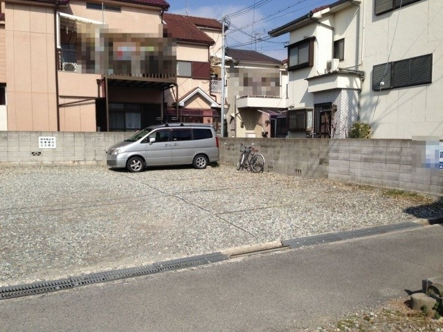 尼崎市久々知１丁目の駐車場の駐車場