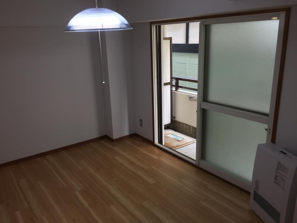 アメニティハイツ本町の居間・リビング