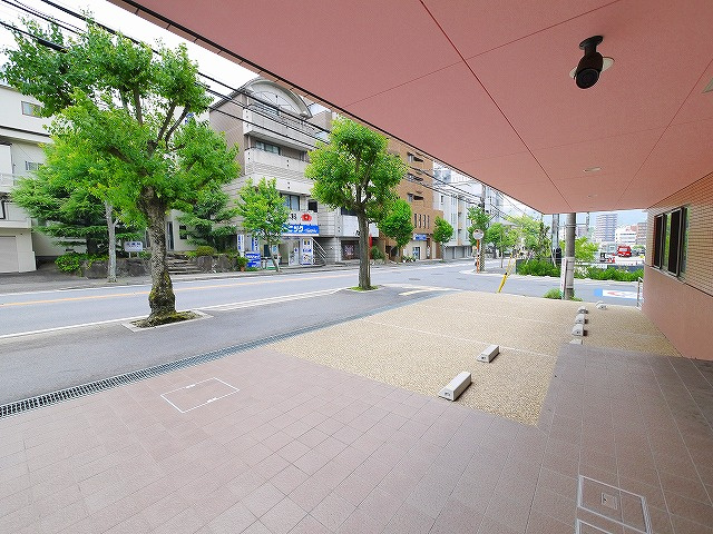 東生駒医療ビルの駐車場