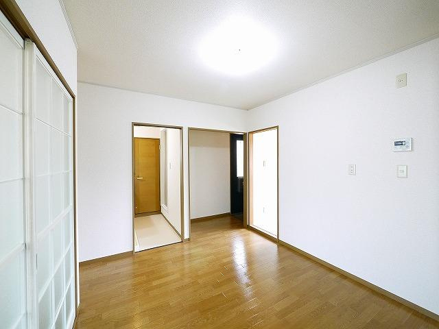 アゼリオ学園前A棟の居間・リビング|ゆったり過ごせるリビングです