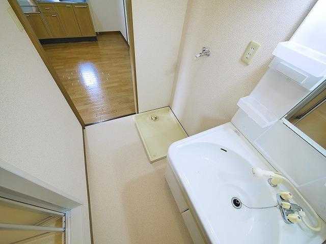 アゼリオ学園前A棟の洗面所|使いやすい洗面所です