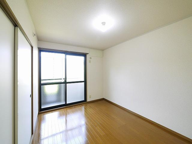 アゼリオ学園前A棟の洋室|洋室です