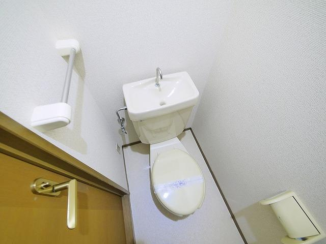 アゼリオ学園前A棟のトイレ|シンプルで使いやすいトイレです