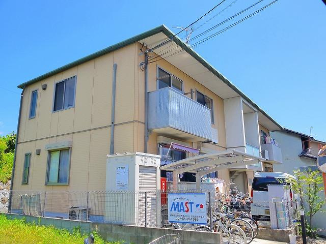ルミエール木津の外観|４戸イチですので全部屋角部屋です